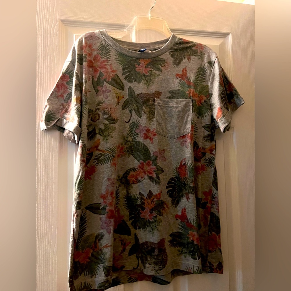 Floral T-shirt (Medium) (Unisex)